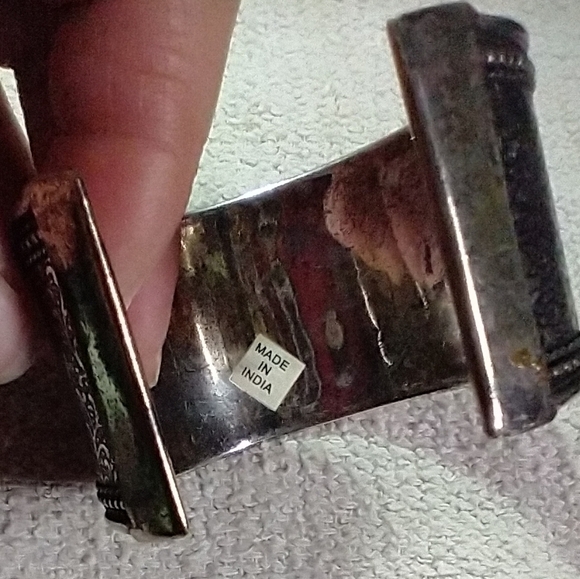 Large wide textured decorative floral flower 💐🌹 silvertone cuff bracelet - Picture 4 of 7